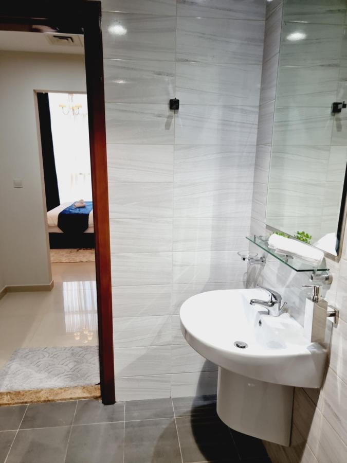 Dunya Tower Luxury And 2 Min Walk To Dubai Mall And Burj Khalifa In Heart Of Downtown Zewnętrze zdjęcie