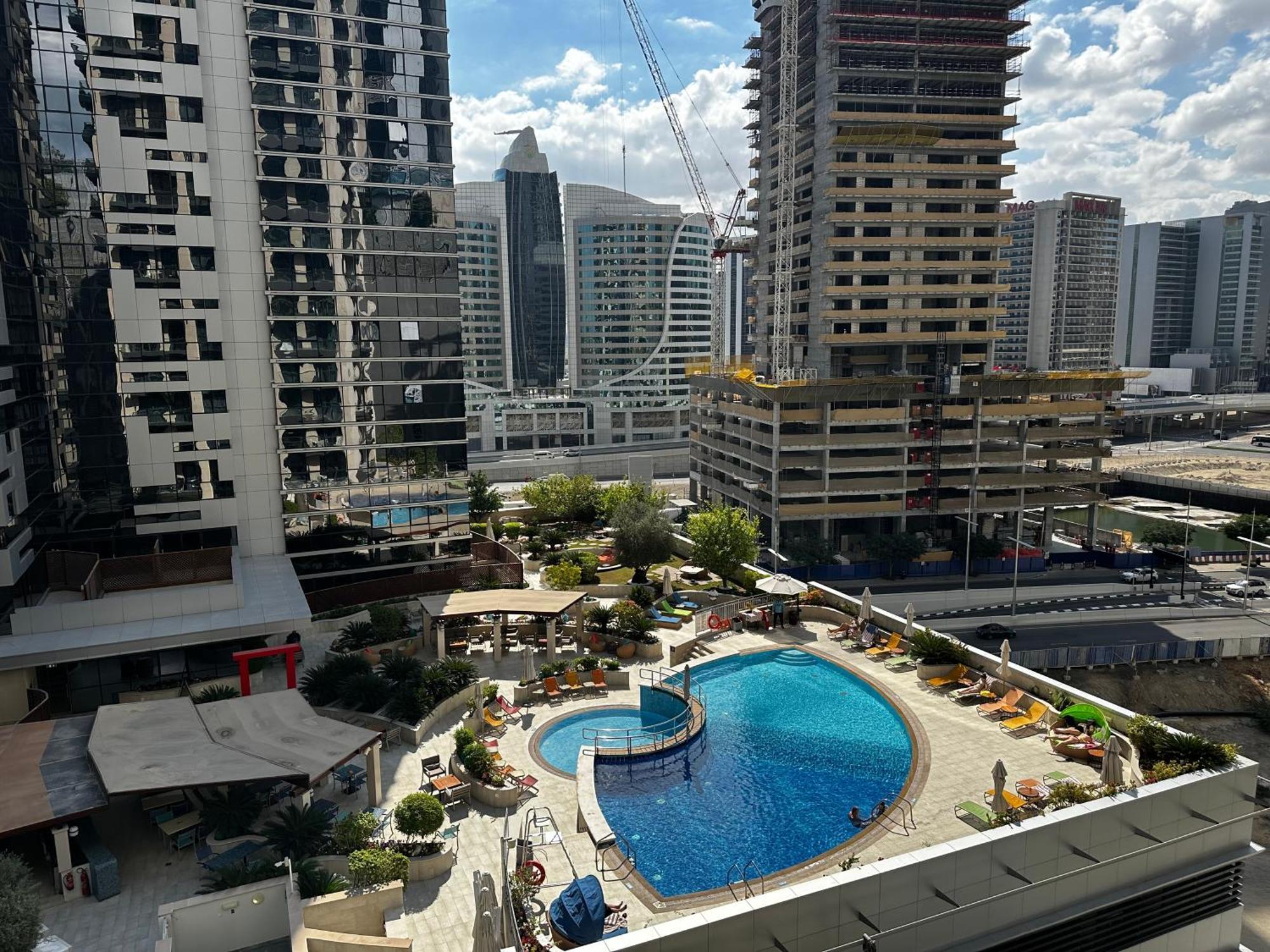 Dunya Tower Luxury And 2 Min Walk To Dubai Mall And Burj Khalifa In Heart Of Downtown Zewnętrze zdjęcie