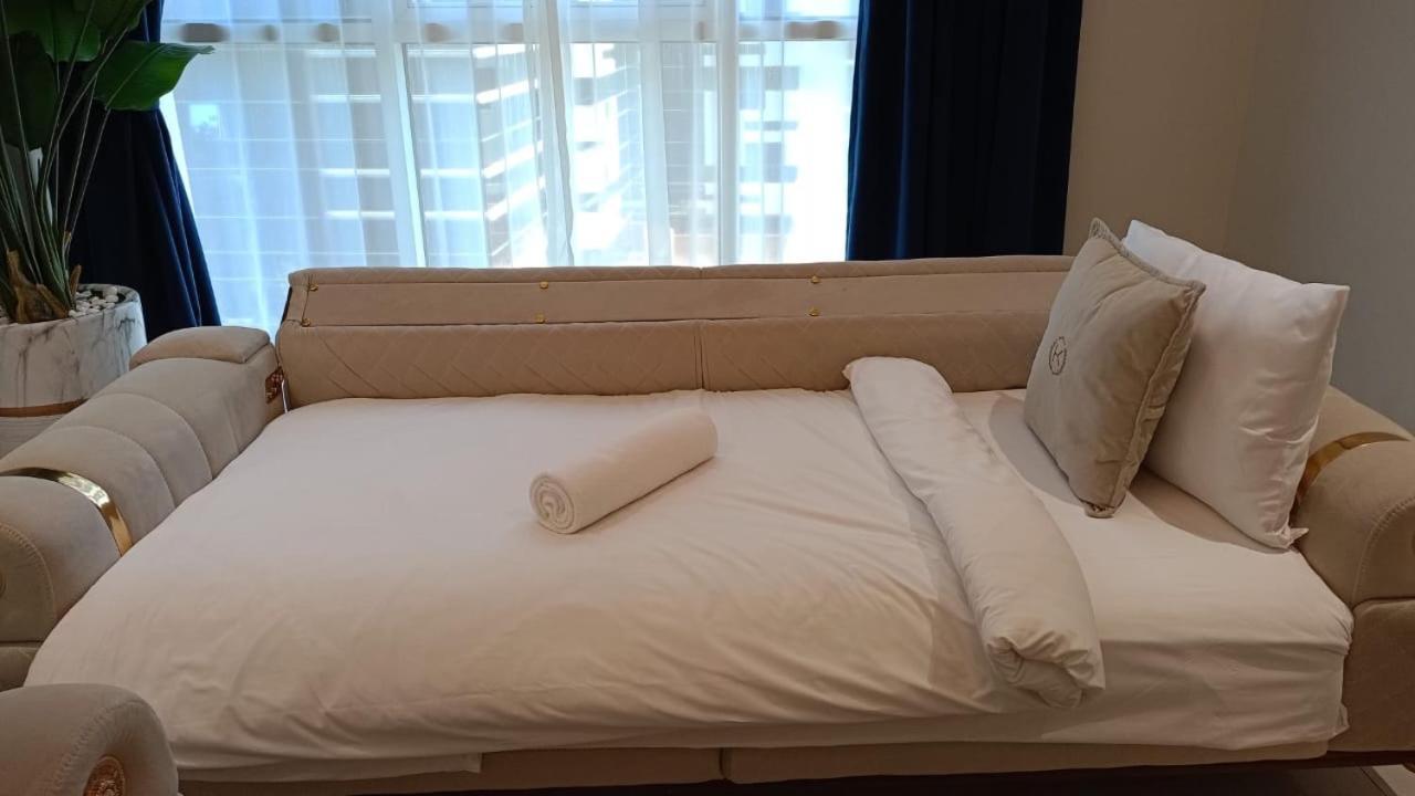 Dunya Tower Luxury And 2 Min Walk To Dubai Mall And Burj Khalifa In Heart Of Downtown Zewnętrze zdjęcie